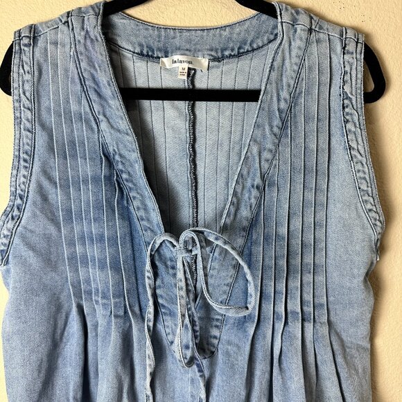 Boutique LALAVON Pleated Denim Sleeveless Romper Size Medium - Picture 5 of 11